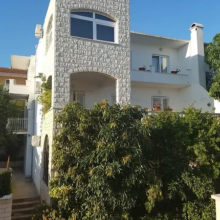 Zoran Hvar Town